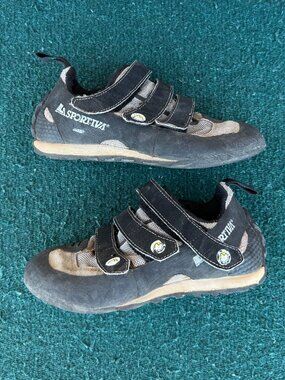 La Sportiva Triple Velcro Climbing Shoes – US 5 / EU 37